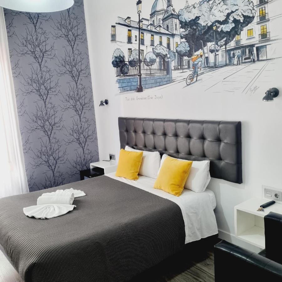 Hostal Lauria Мадрид Екстериор снимка