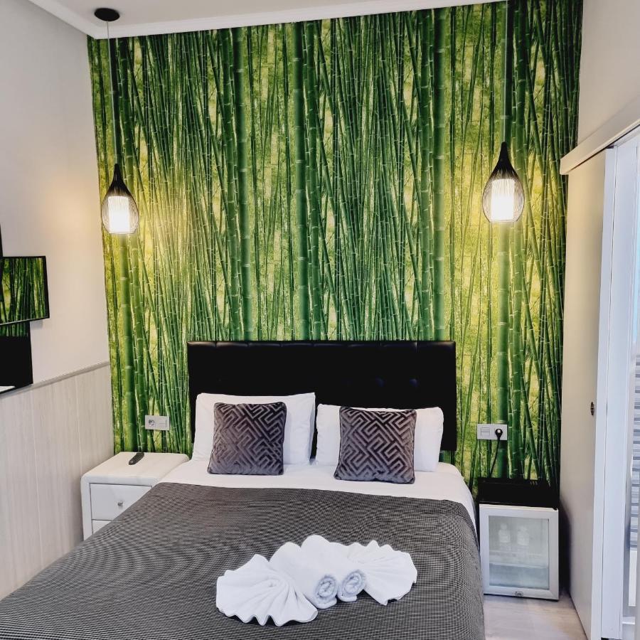 Hostal Lauria Мадрид Екстериор снимка