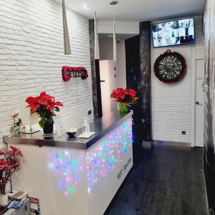 Hostal Lauria Мадрид Екстериор снимка