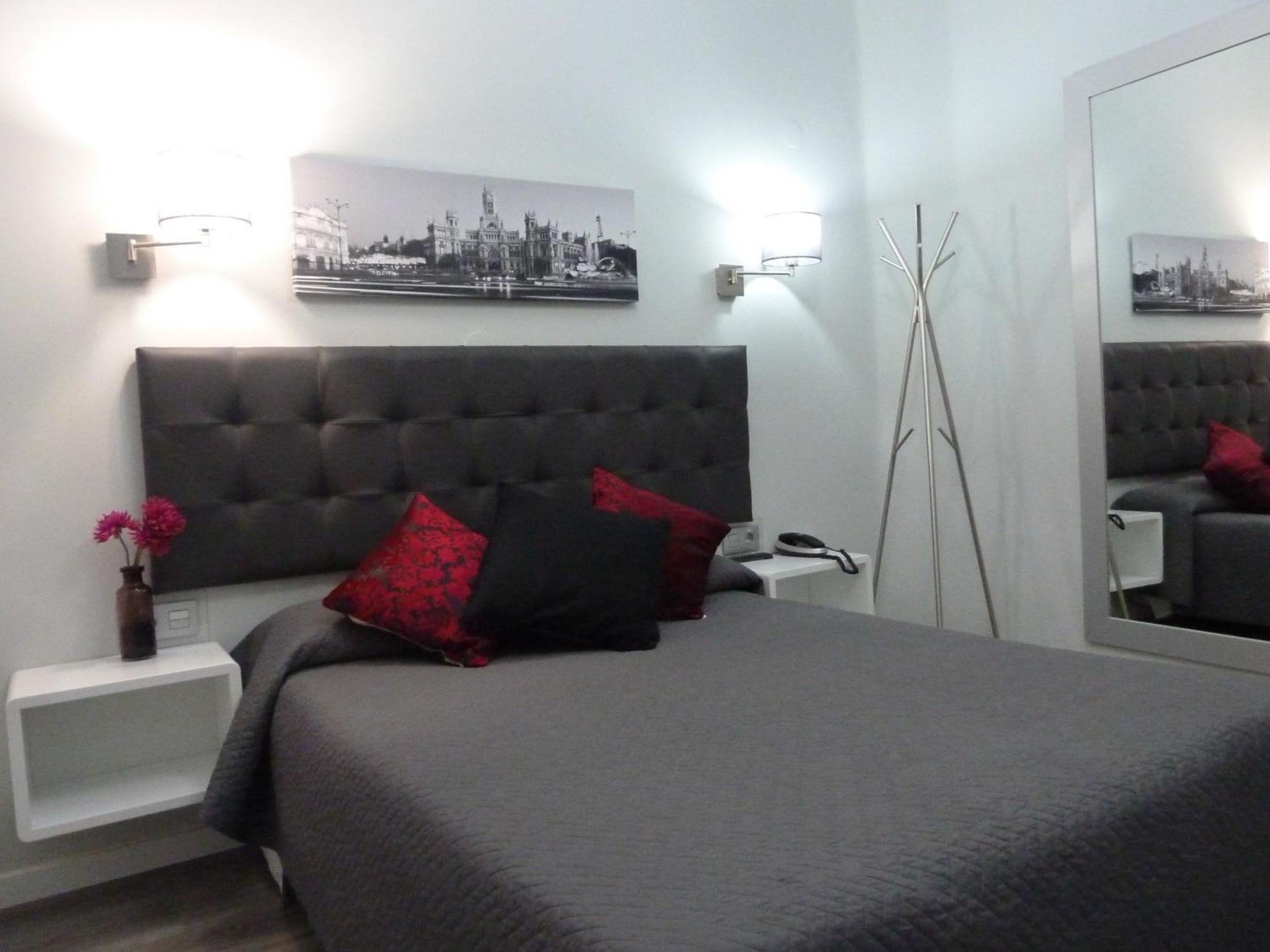 Hostal Lauria Мадрид Стая снимка