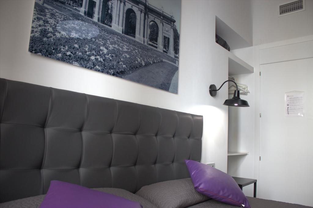 Hostal Lauria Мадрид Екстериор снимка