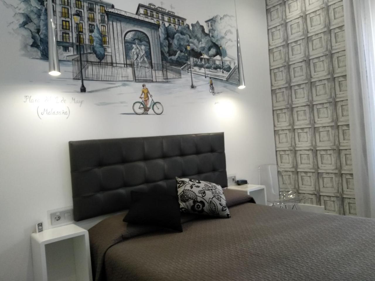 Hostal Lauria Мадрид Екстериор снимка